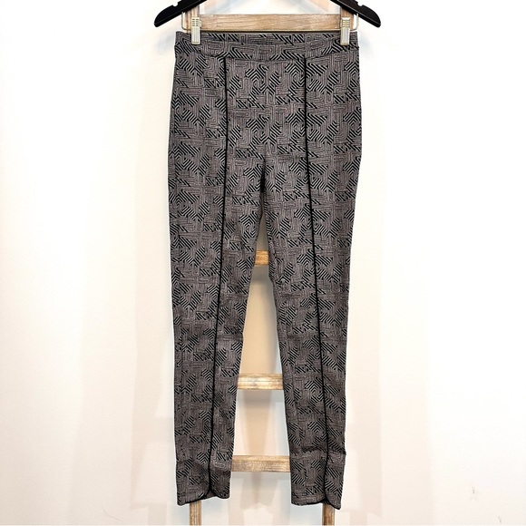 Joseph Ribkoff Pull On Pixie Pant Skinny Stretch Notched Geo Print 18352… - Picture 3 of 10